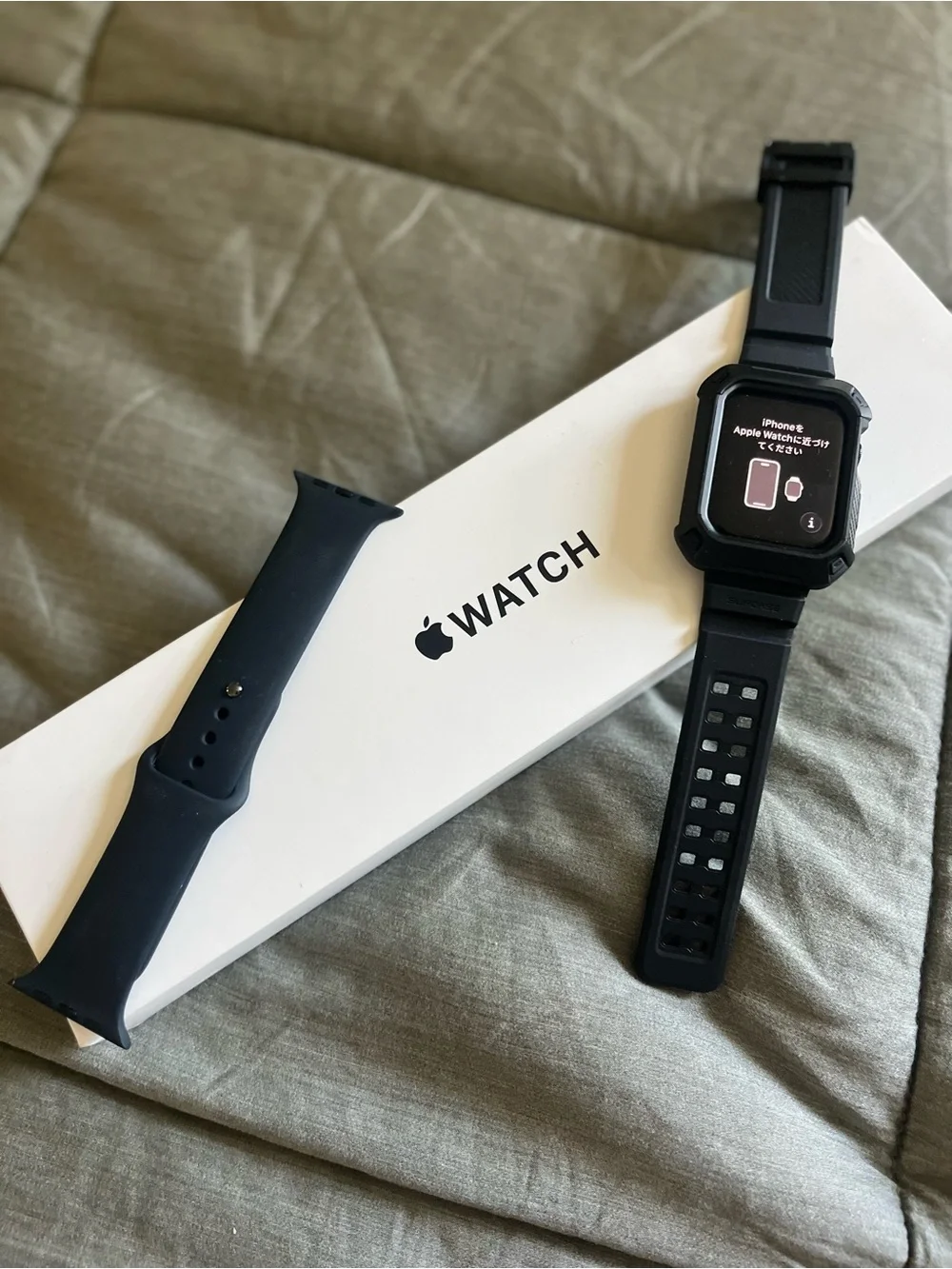 Apple Watch SE (2nd Gen) 44mm Midnight with OG band and Protective Case band.